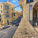 Stylish Archway Steps From Balluta Bay *