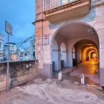 Stylish Archway Steps From Balluta Bay Apartmán *