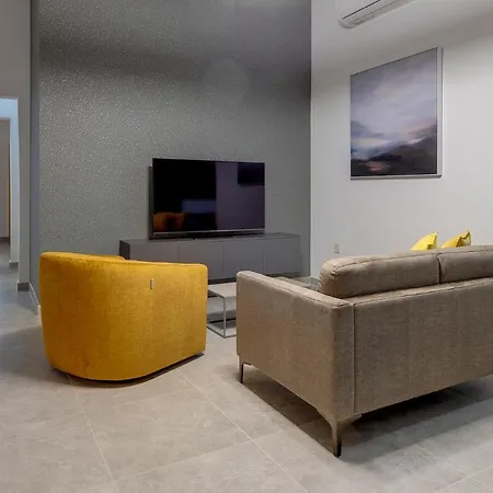 Stylish Archway Steps From Balluta Bay Apartament *