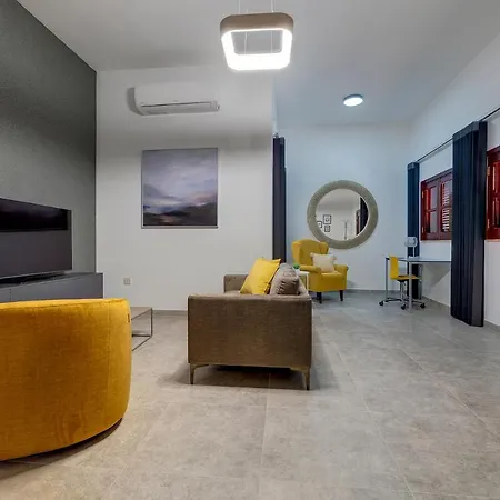 Stylish Archway Apartment Steps From Balluta Bay Σλιέμα