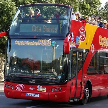 Stylish Archway Apartment Steps From Balluta Bay *