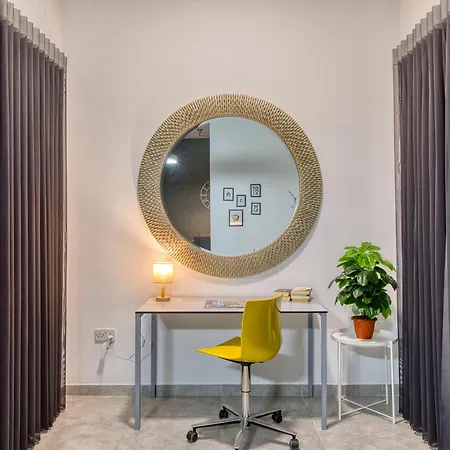 Stylish Archway Steps From Balluta Bay *