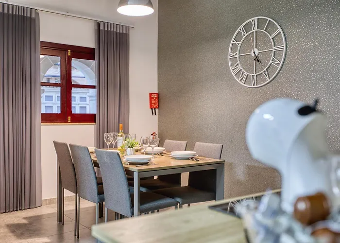Apartamento Stylish Archway Steps From Balluta Bay Sliema