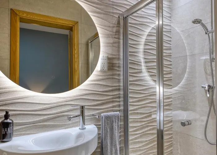 Stylish Archway Steps From Balluta Bay Sliema