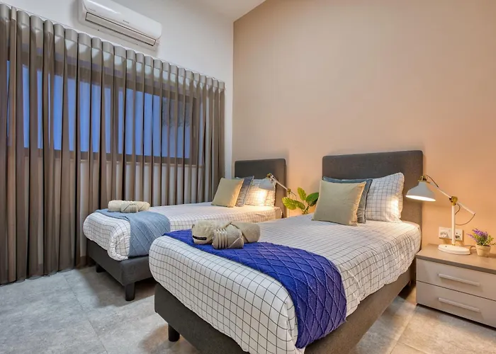 Stylish Archway Steps From Balluta Bay Sliema